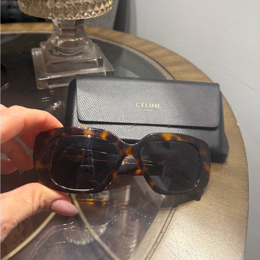 Authentic Celine Triomphe 04 Tortoiseshell Sunglasses - Brown - Picture 3 of 10